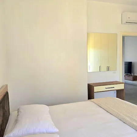 In Gjiri Lalzit Near Elements Polisi i Vogel