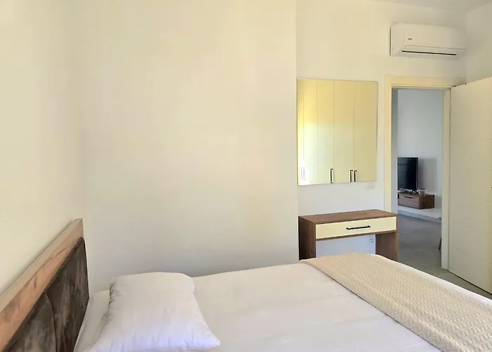 In Gjiri Lalzit Near Elements Polisi i Vogel