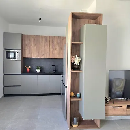 In Gjiri Lalzit Near Elements Daire