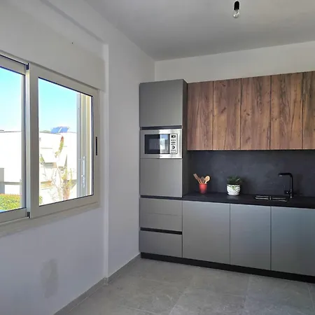 In Gjiri Lalzit Near Elements