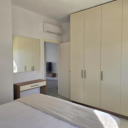 In Gjiri Lalzit Near Elements Polisi i Vogel