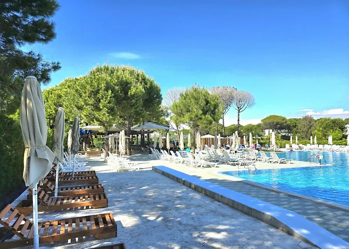 In Gjiri Lalzit Near Elements * Polisi i Vogel