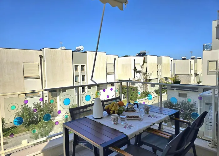 In Gjiri Lalzit Near Elements *